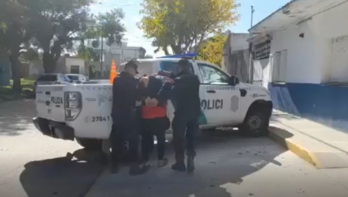 Mar del Plata: secuestró a su pareja y su madre soltó a los perros para que no lo detuvieran | Nacionales