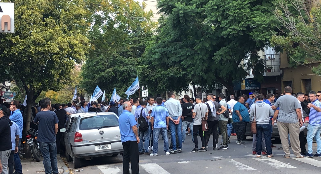 Los choferes de la UTA se manifiestan y marchan a Casa de Gobierno | Noticias