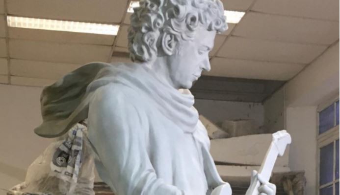 El Gobierno le obsequió una estatua de Gustavo Cerati a Costa Rica por el bicentenario de su Independencia | Nacionales