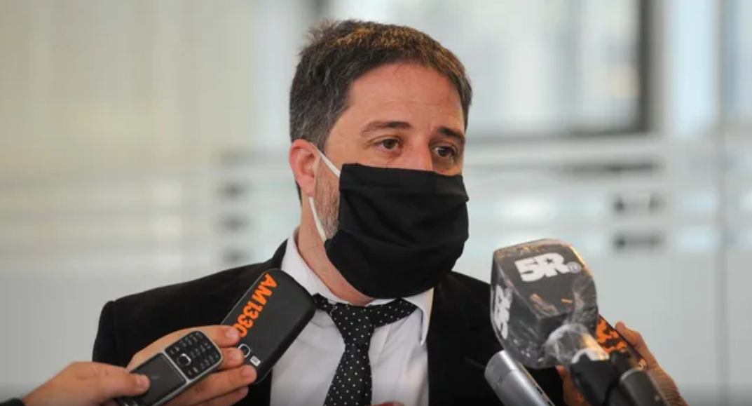 Investigan al hermano de la jefa de policía de Santa Fe por robo de armas | Noticias