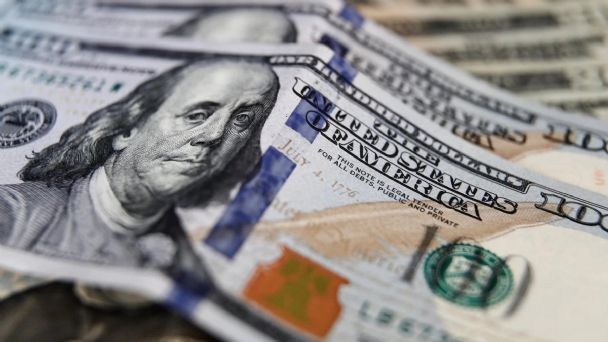 El dólar blue volvió a caer y cerró en $204 | Información General