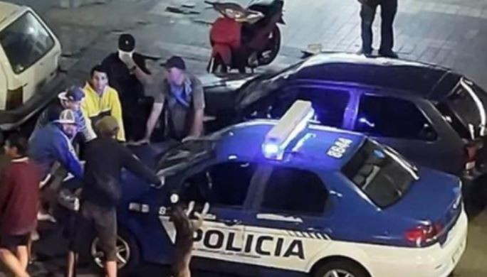 Córdoba: un perro imitó a cinco sospechosos durante un operativo y se hizo viral | Nacionales