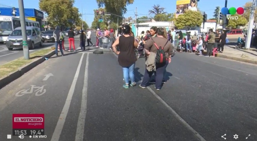 Tension y caos en un piquete de Rosario: patearon en la panza a una embarazada | Noticias