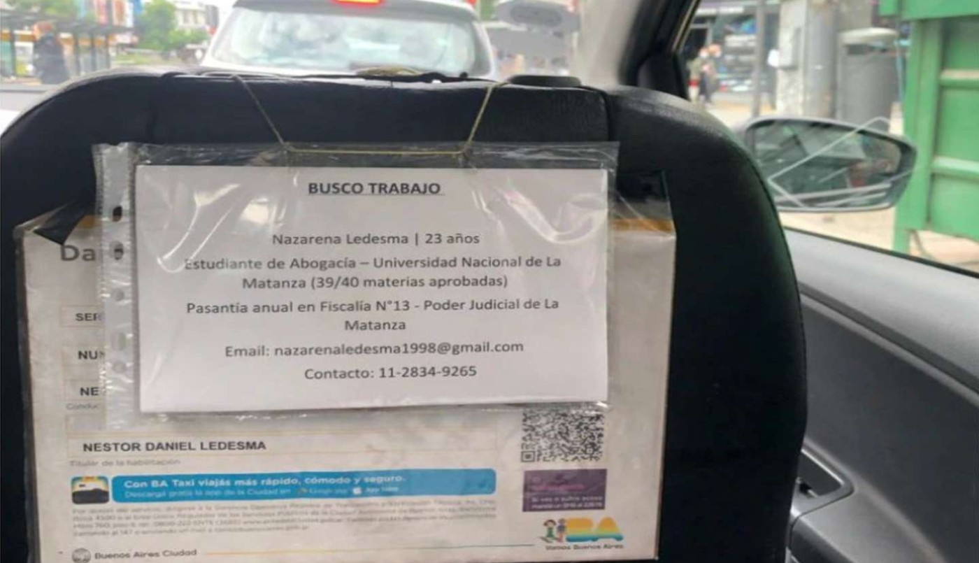 Un taxista puso el currículum de su hija en el auto, se hizo viral y le consiguió varias ofertas de trabajo | Redes