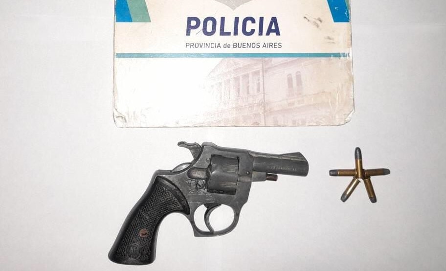 Un chico de 8 años llevó un arma a la escuela con municiones | Nacionales