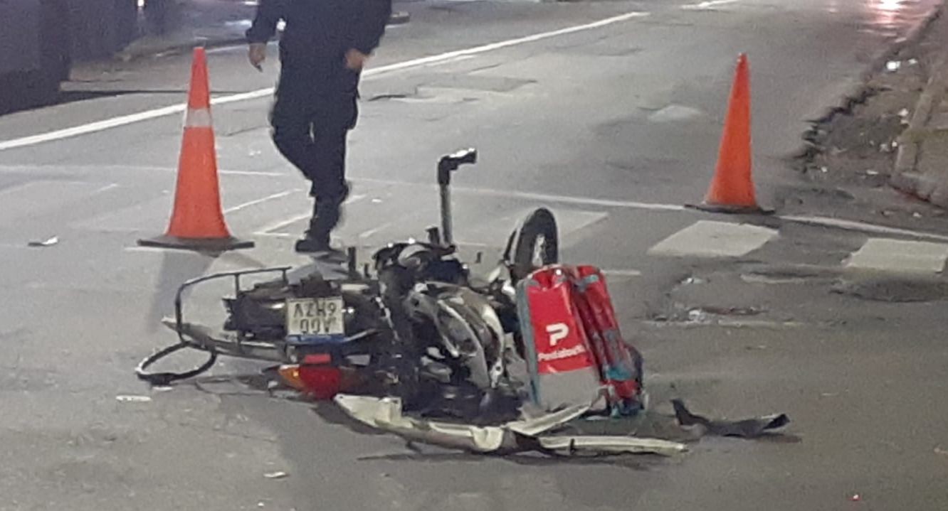 Rosario: impactante siniestro vial entre un automovilista y un cadete | Noticias