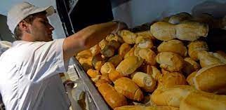 Un joven presentó su currículum en una panadería y preguntó si había algún día de home office | Nacionales