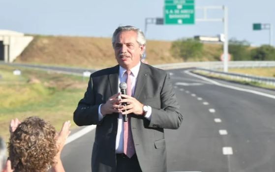 Fernández: "Dejando de hacer lo que el Estado debe hacer, cualquiera logra el déficit cero" | Nacionales