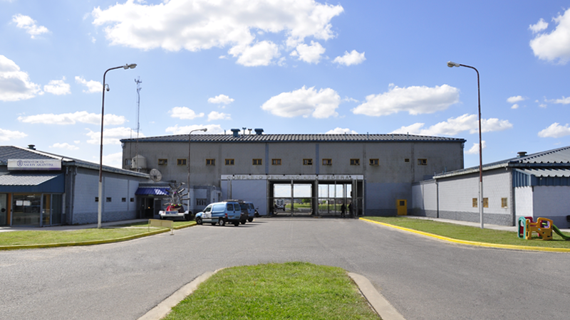 Un muerto y tres internados en grave estado por una intoxicación en la cárcel de Ezeiza | Nacionales