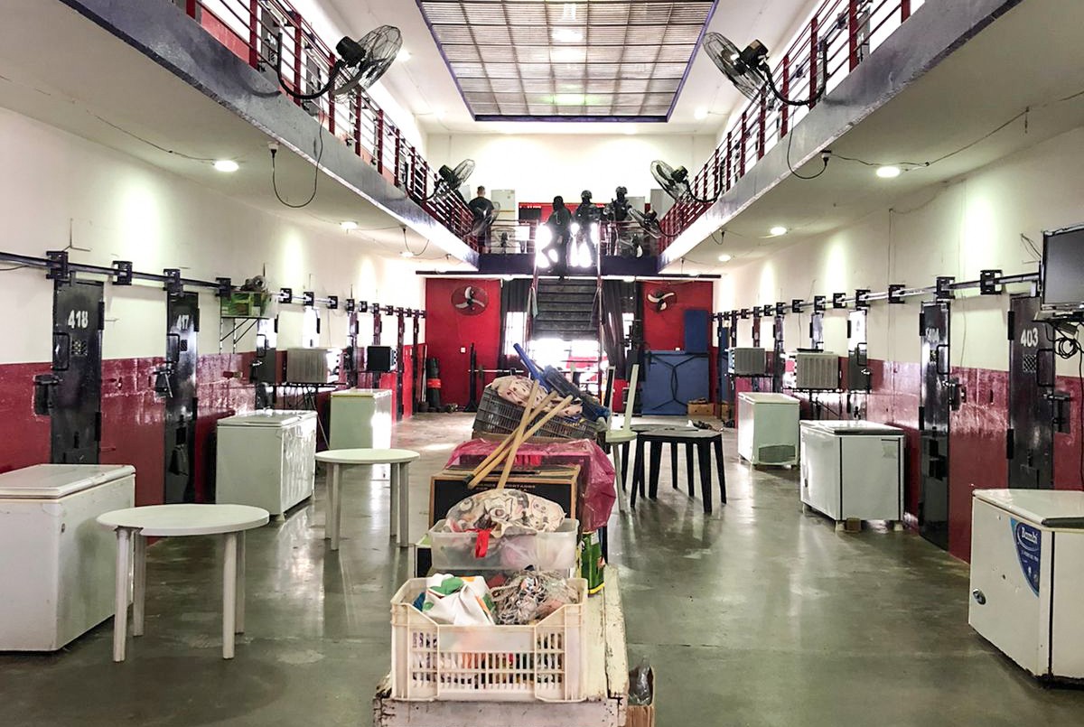 Secuestraron 30 celulares en una requisa en la Cárcel de Piñero | Policiales