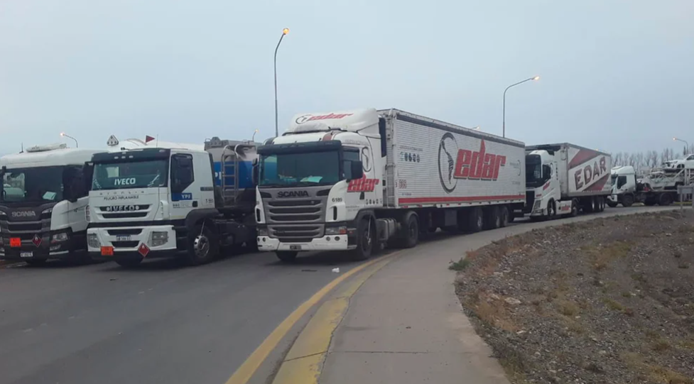 Escasez de gasoil: Los transportistas de carga inician un paro desde hoy | Noticias