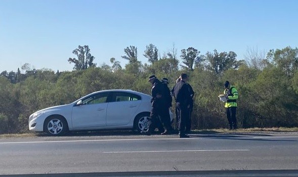 Ataron a madre e hijo con precintos y se robaron un auto y 4 millones de pesos | Nacionales