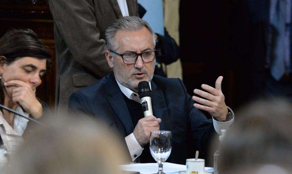 Lewandowski: “Es necesario que el Estado esté presente con políticas activas para reconvertir el tejido social” | Legislativas