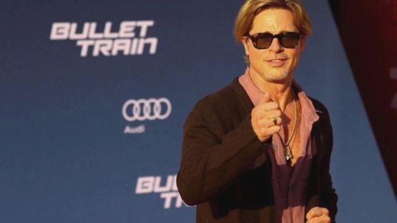 Brad Pitt revolucionó la alfombra roja de Berlín con un look en pollera | Espectaculos