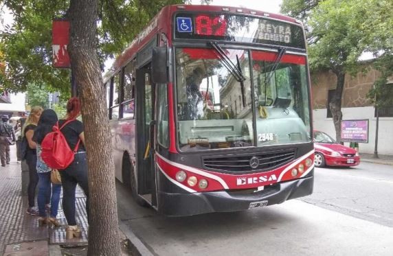 Aumentan 40% las tarifas de colectivos y trenes en el AMBA | Información General