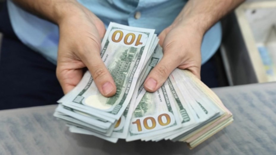 El dólar blue siguió su escalada y cerró a $337 | Nacionales