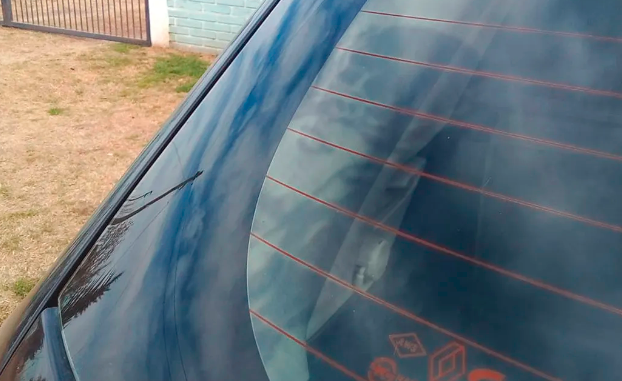 La foto viral de la imagen de Jesús en el vidrio trasero de un auto | Nacionales