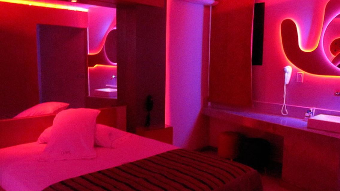 Denuncia en un hotel alojamiento: dos parejas entraron con un bebé | Nacionales