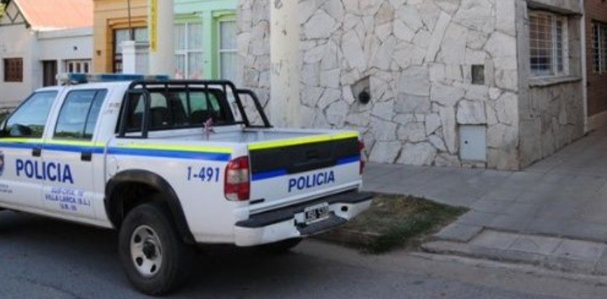 Mujer violó una perimetral y apuñaló a su ex: le dieron arresto domiciliario para cuidar a sus hijas | Nacionales