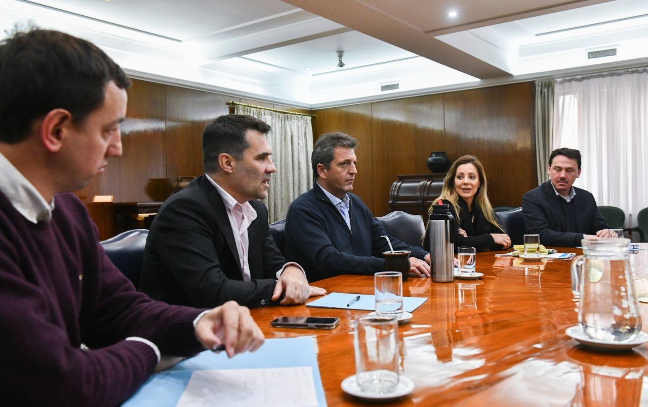 Tras el recambio de autoridades, Massa se reunió con los nuevos funcionarios en Energía | Nacionales