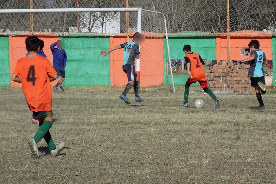 Día del Niño a las trompadas entre padres en partido de fútbol infantil | Noticias