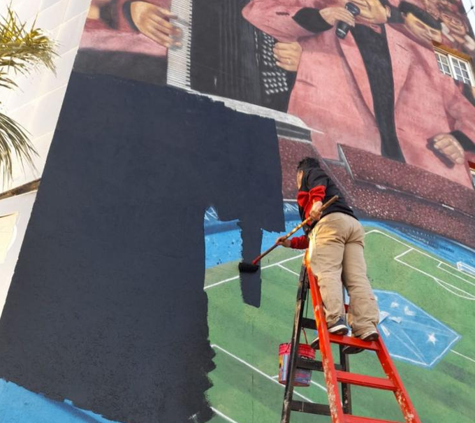 Tras la foto de Marcos Camino con Lerche, Colón tapa el mural de Los Palmeras | Deportes