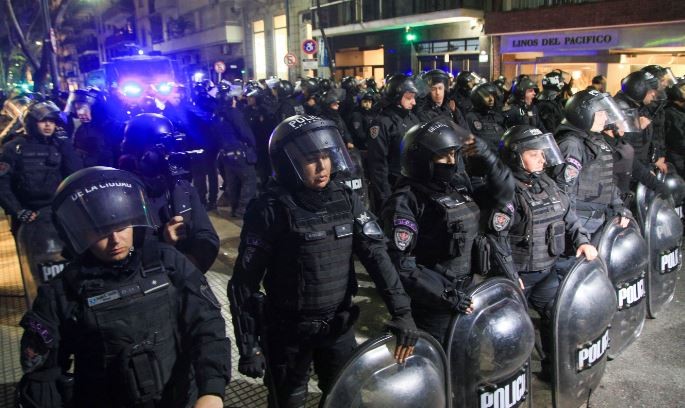 La Justicia le ordenó al Gobierno porteño finalizar el operativo policial en la casa de Cristina Kirchner | Nacionales