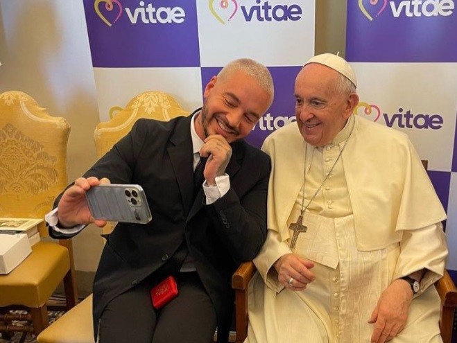 J Balvin con Francisco: "Al Papa lo amo, es el más cool" | Espectaculos