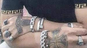 Los tres tatuajes neonazis del detenido que intentó matar a Cristina | Nacionales