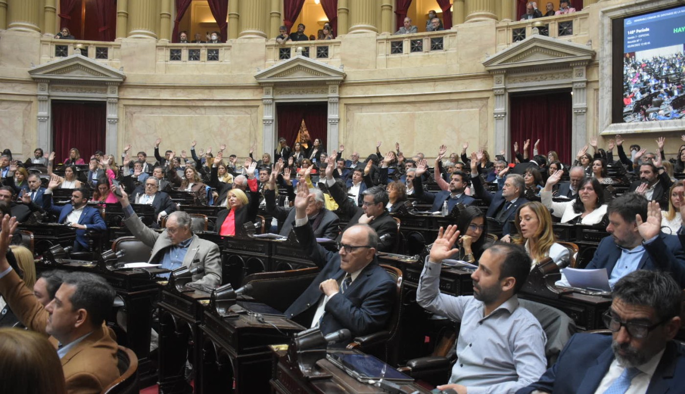 Reunión entre Diputados Nacionales santafesinos e intendentes de las zonas afectadas por el humo | Legislativas