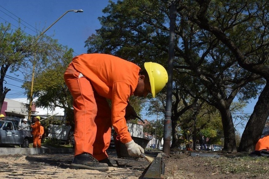 Avenida Galicia: empezaron a construir el nuevo cantero central | Información General