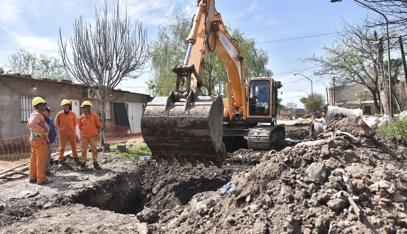 Jatón y Miño recorrieron las obras en barrio Los Hornos | Noticias