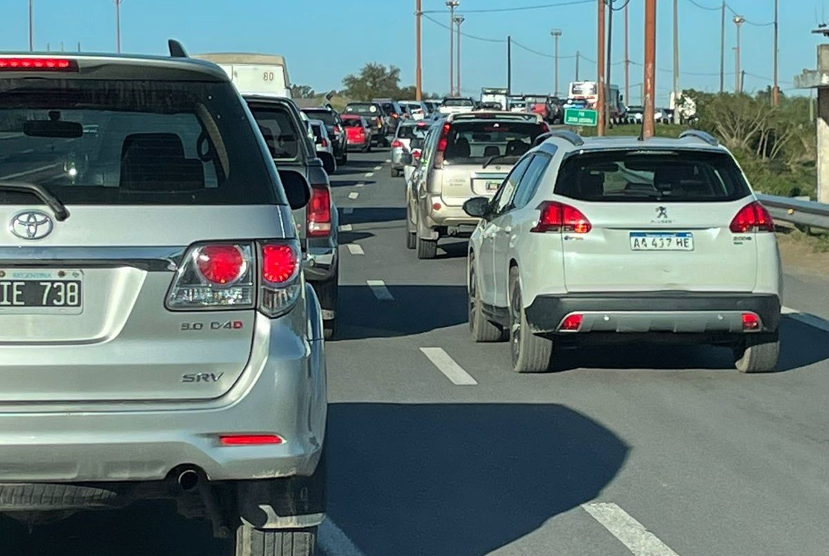 Caos vehicular en la 168 por un accidente de tránsito entre dos camionetas | Noticias