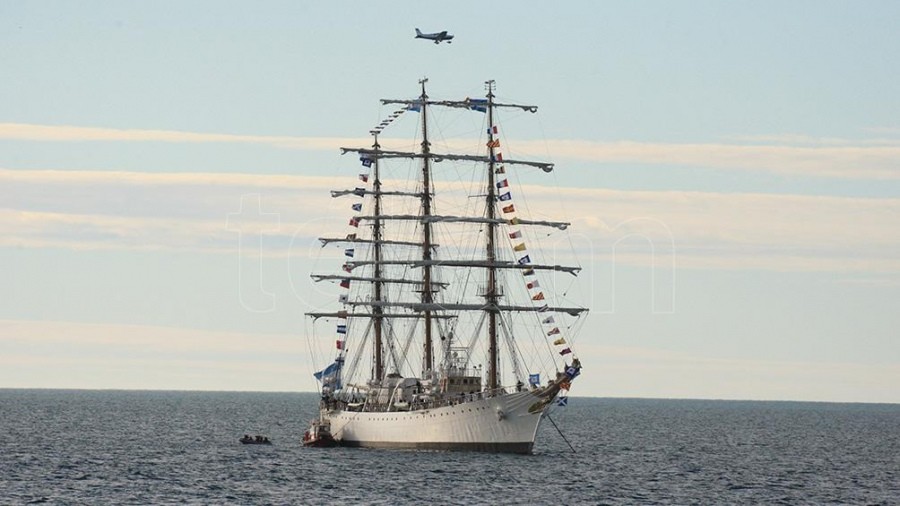 La Fragata Libertad no puede arribar al puerto de Buenos Aires | Nacionales