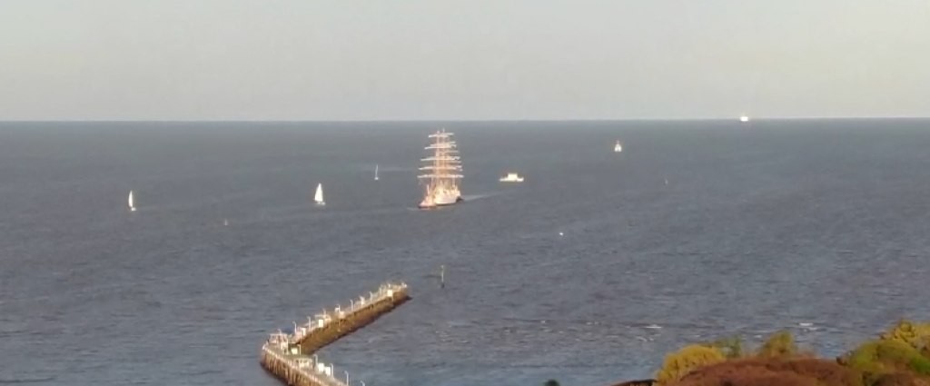 Luego de un conflicto gremial la Fragata Libertad llegó al Puerto de Buenos Aires | Nacionales