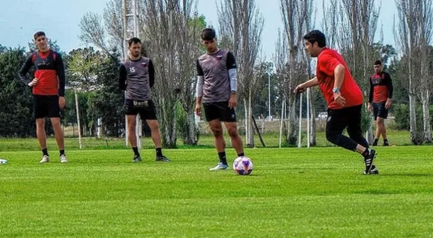 Con el debut de Saralegui, Colón buscará un poco de paz en La Plata | Deportes