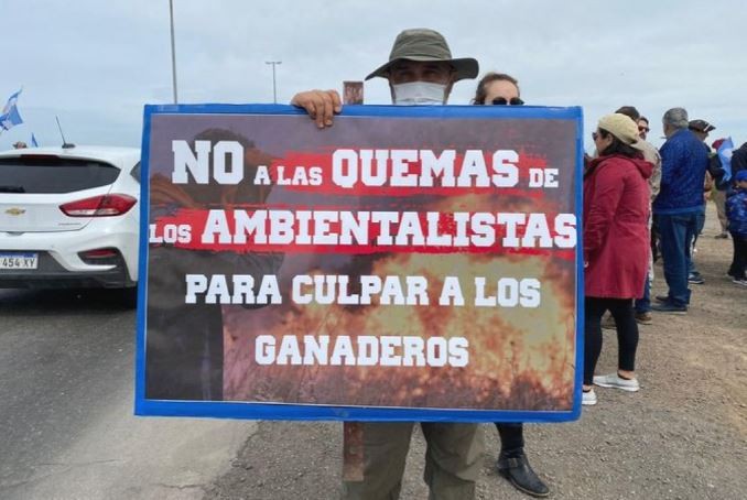Productores agropecuarios se manifestaron en el Puente Rosario-Victoria contra la Ley de Humedales | Noticias
