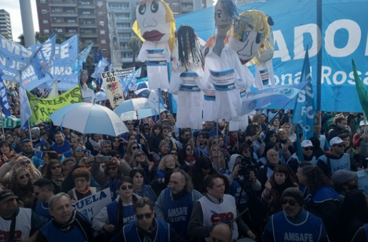 Los docentes deciden hoy si aceptan la propuesta del Gobierno o van al paro | Noticias