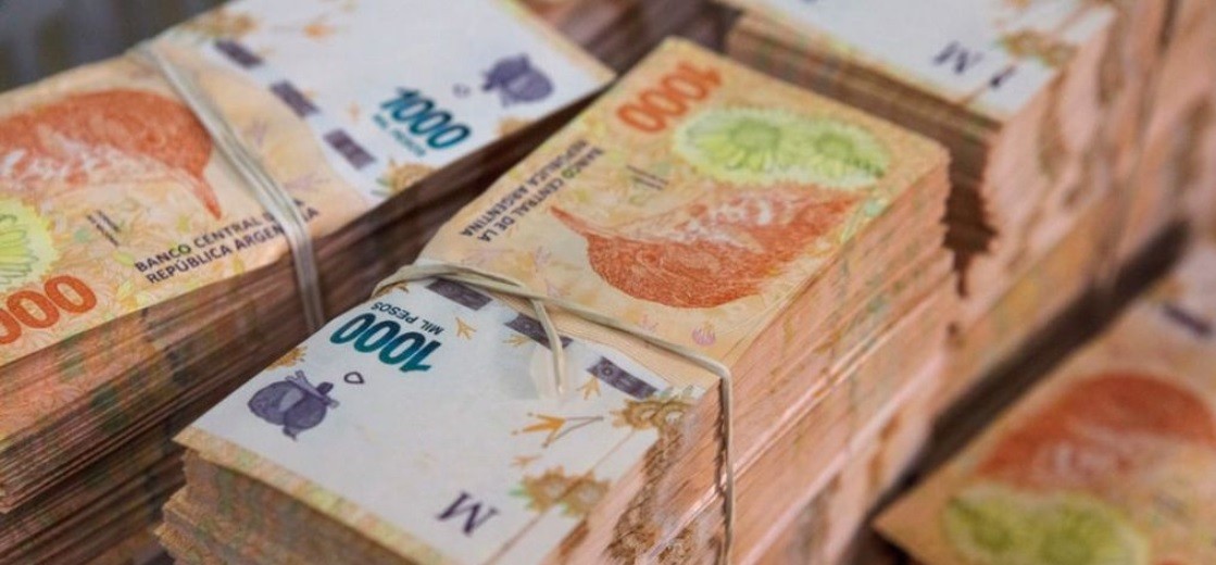 Fue a la cancha, dejó $1.650.000 en el auto y se los robaron | Nacionales