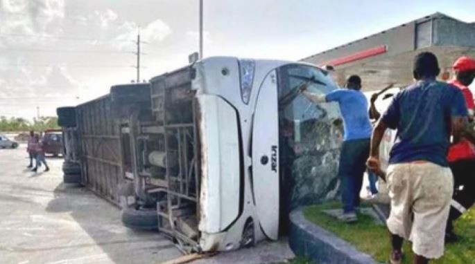 Murió otro argentino por el micro que se accidentó en Punta Cana | Información General