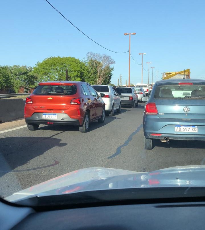 Dos choques provocan un caos en el ingreso por la ruta 168 | Noticias