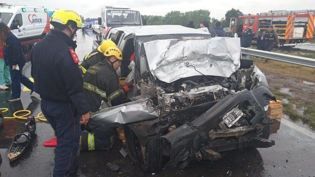 Un muerto y dos heridos en un accidente en la Autopista Santa Fe-Rosario | Noticias