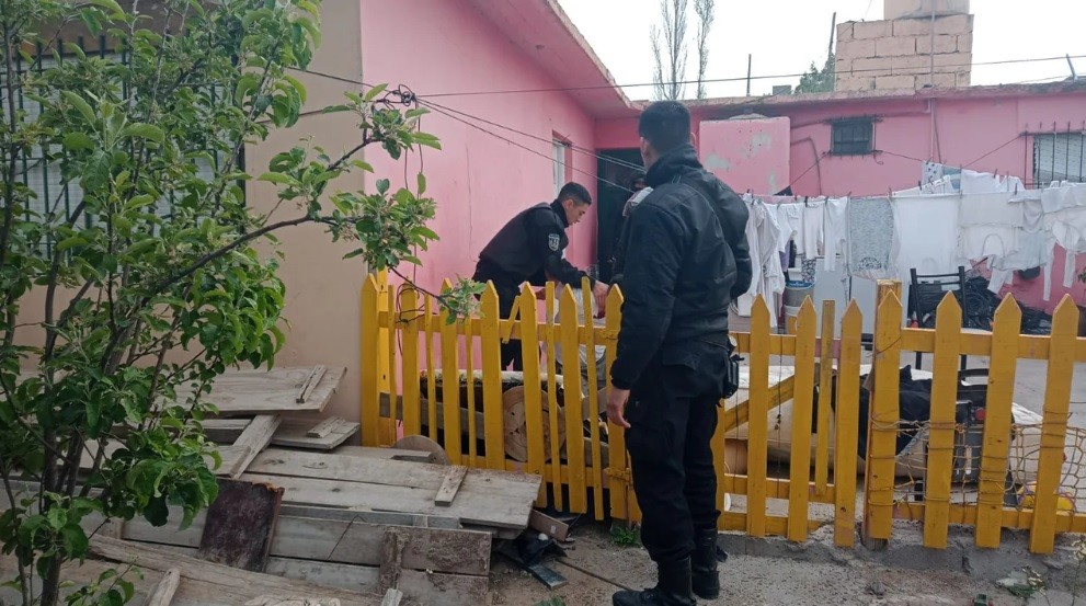 Escapó de un control policial, ingresó en una casa y se escondió debajo de un colchón: fue detenido | Nacionales