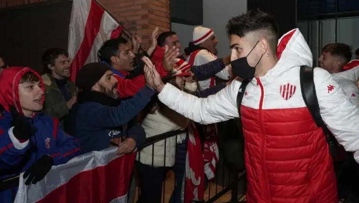 Unión podría girar dólares al exterior y acelera por Santiago Mele | Deportes