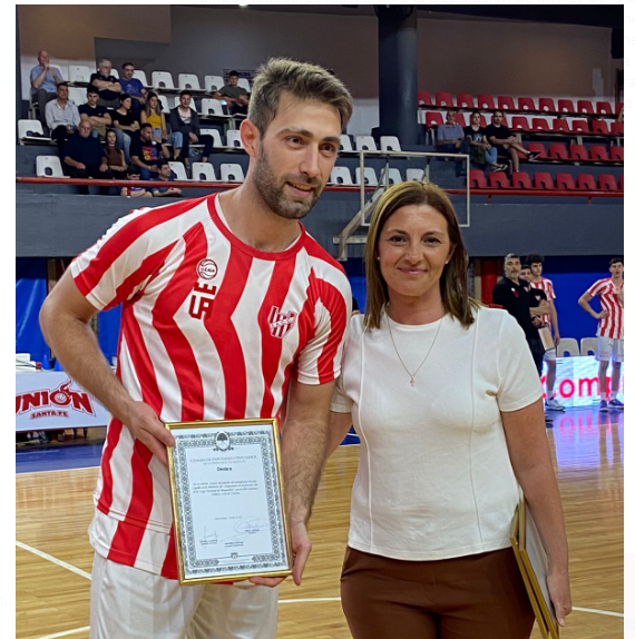 La Diputada Florito reconoció al estadio Ángel Malvicino y a los jugadores de básquet Nicolás Copello y Tayavek Gallizzi | Legislativas