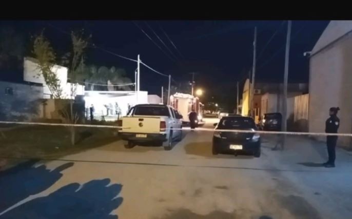 Hallaron los cuerpos de dos bebés enterrados en el fondo de una casa | Noticias