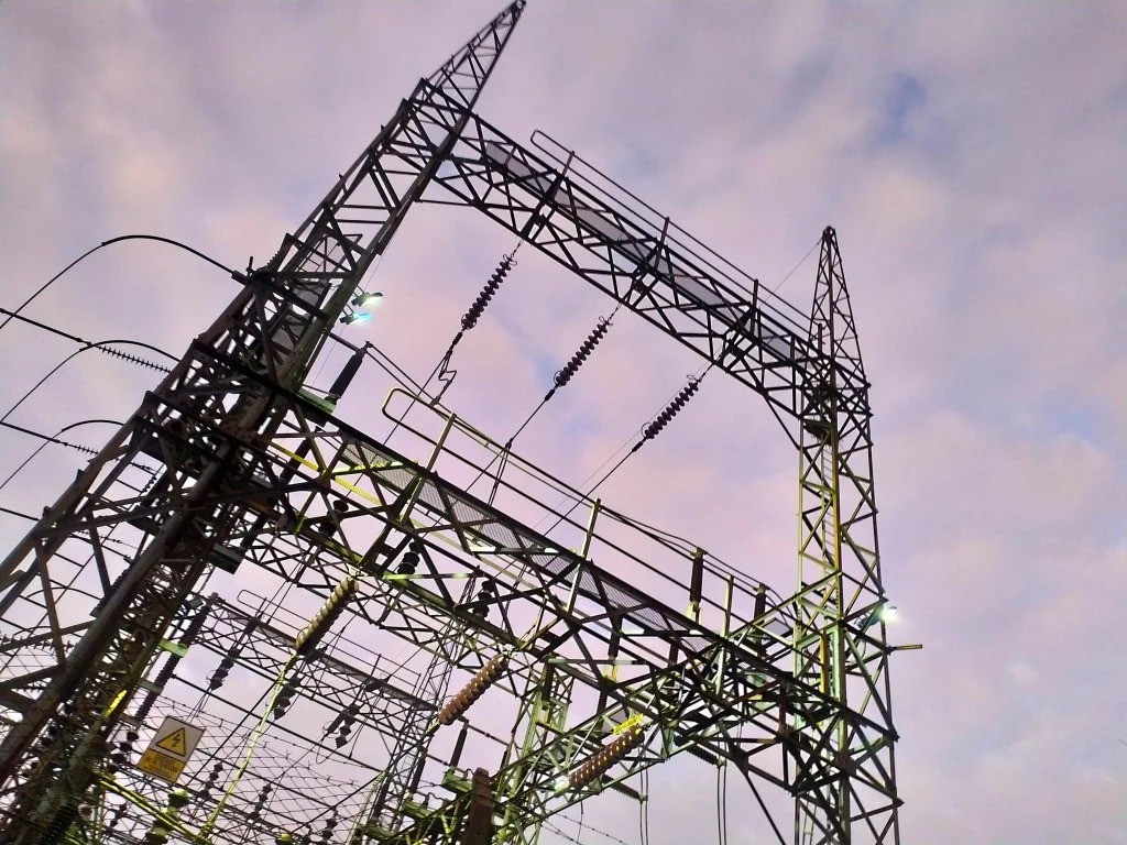 Advierten que por la inflación y la crisis energética las empresas se alejan de la meta de emisión cero para el 2050 | Información General