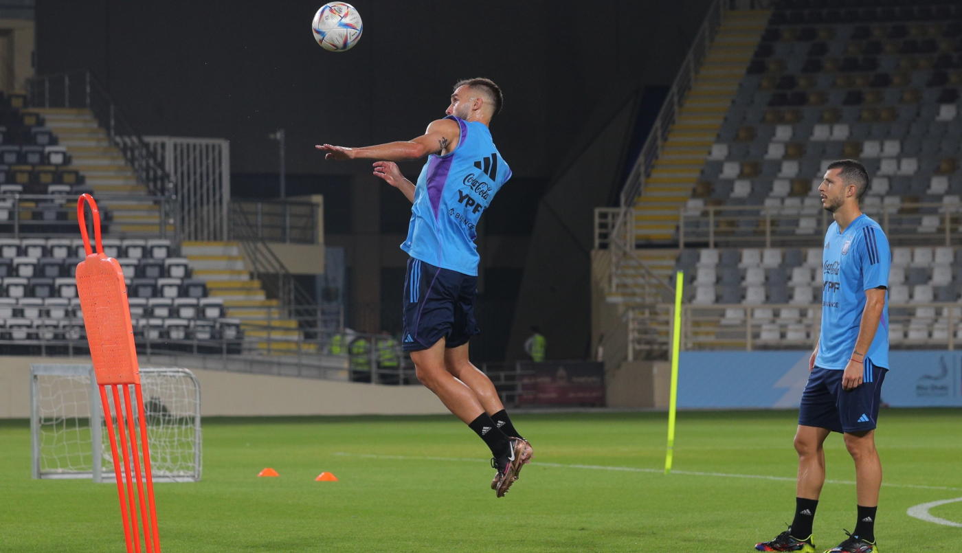 La Selección argentina volvió a entrenar en Abu Dhabi y se sumaron otros seis jugadores | Deportes