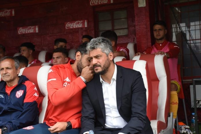 Gustavo Munúa le confirmó a los dirigentes que seguirá como técnico de Unión | Deportes