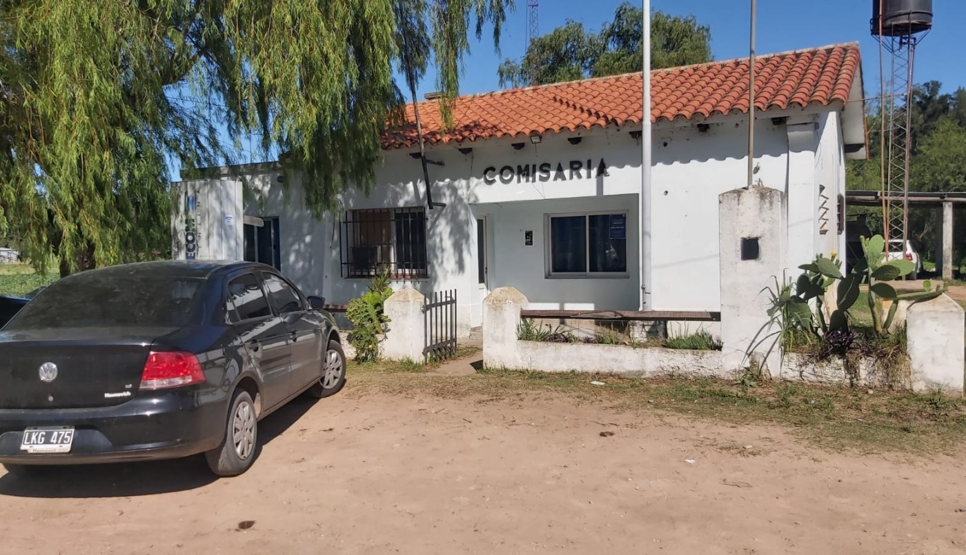 Vestidos de policías, asaltaron la subcomisaría de Arroyo Leyes y se llevaron armas | Noticias